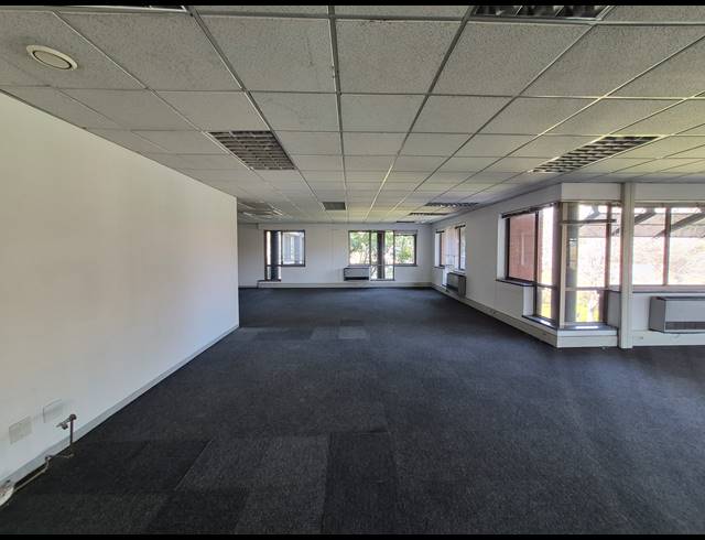 712M² OFFICE TO LET IN WOODMEAD